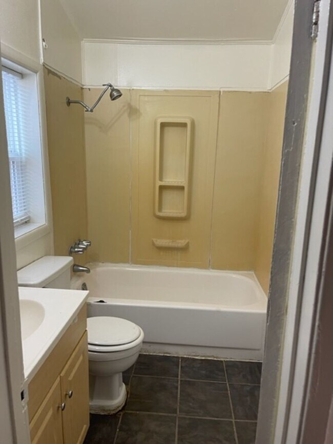 Building Photo - 1 bedroom Home in Old Town Cottonwood - Contact Property Pros Property Management