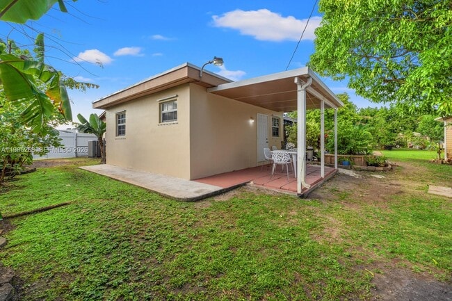 Building Photo - 3605 SW 122nd Pl