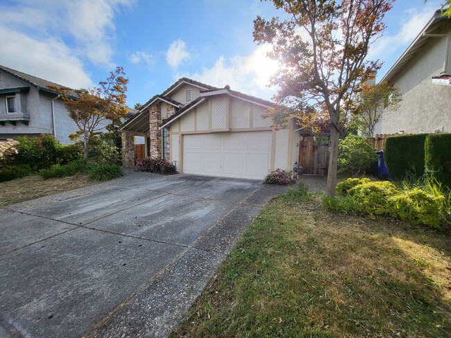 Primary Photo - Beautiful Carriage Hills Home!!