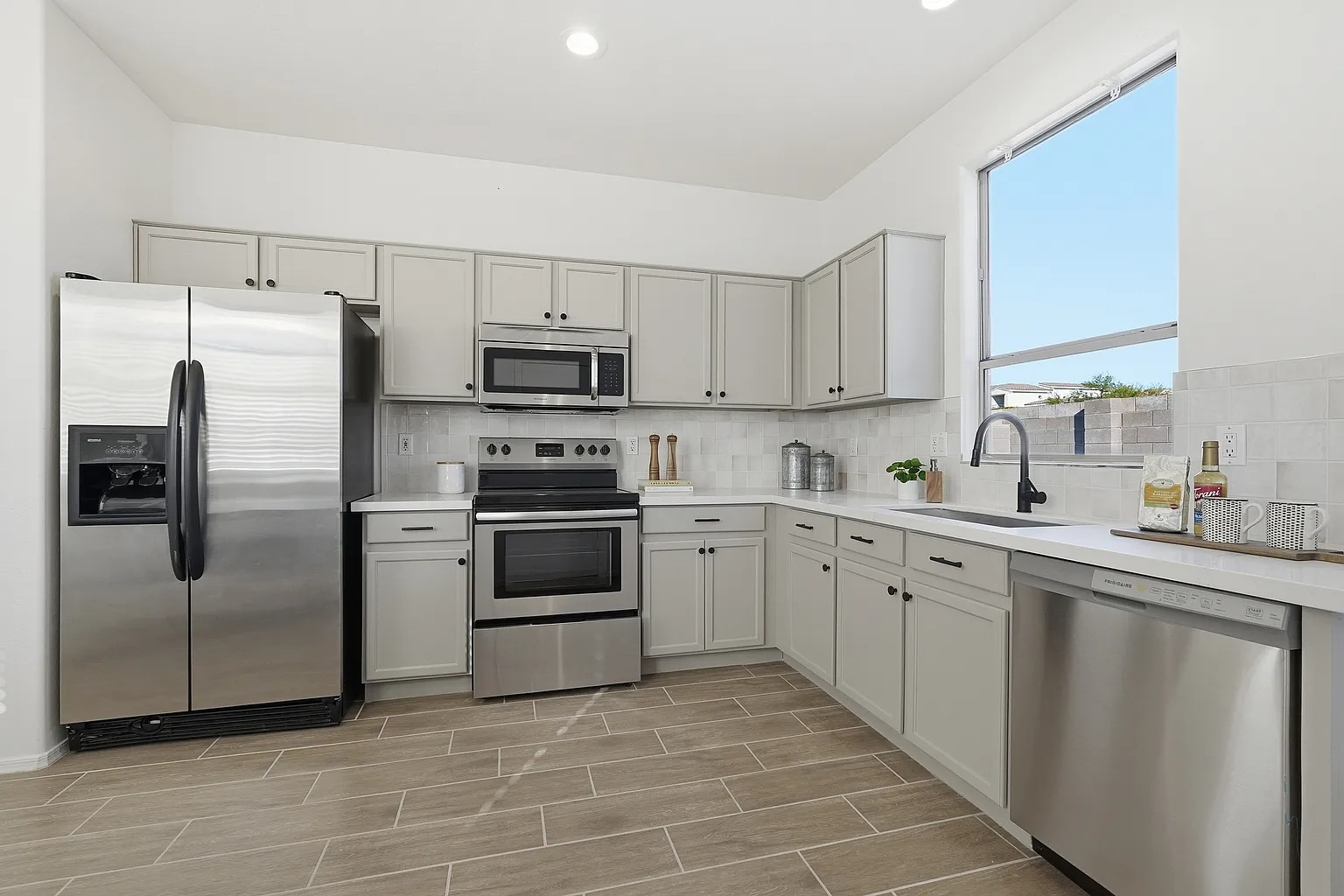 Building Photo - 5185 S Eileen Dr