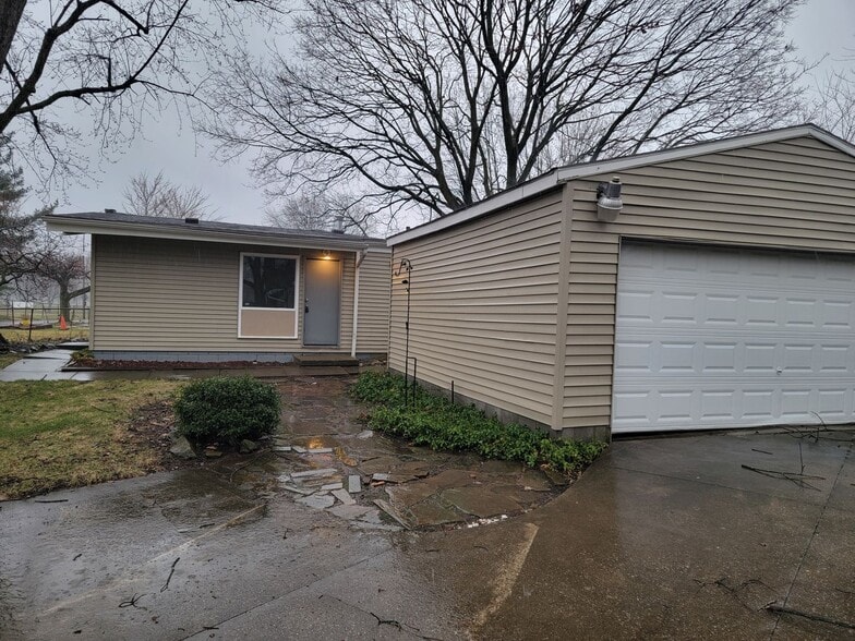 Building Photo - 1196 Thorndale Dr