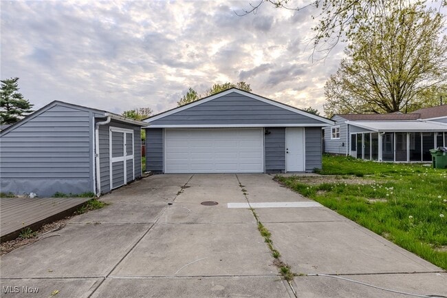 Building Photo - 34690 Beachpark Dr