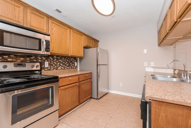 Building Photo - Spring Hill 4-Bedroom Home