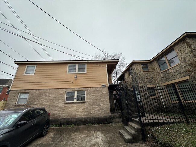 Building Photo - 4911 Delano St