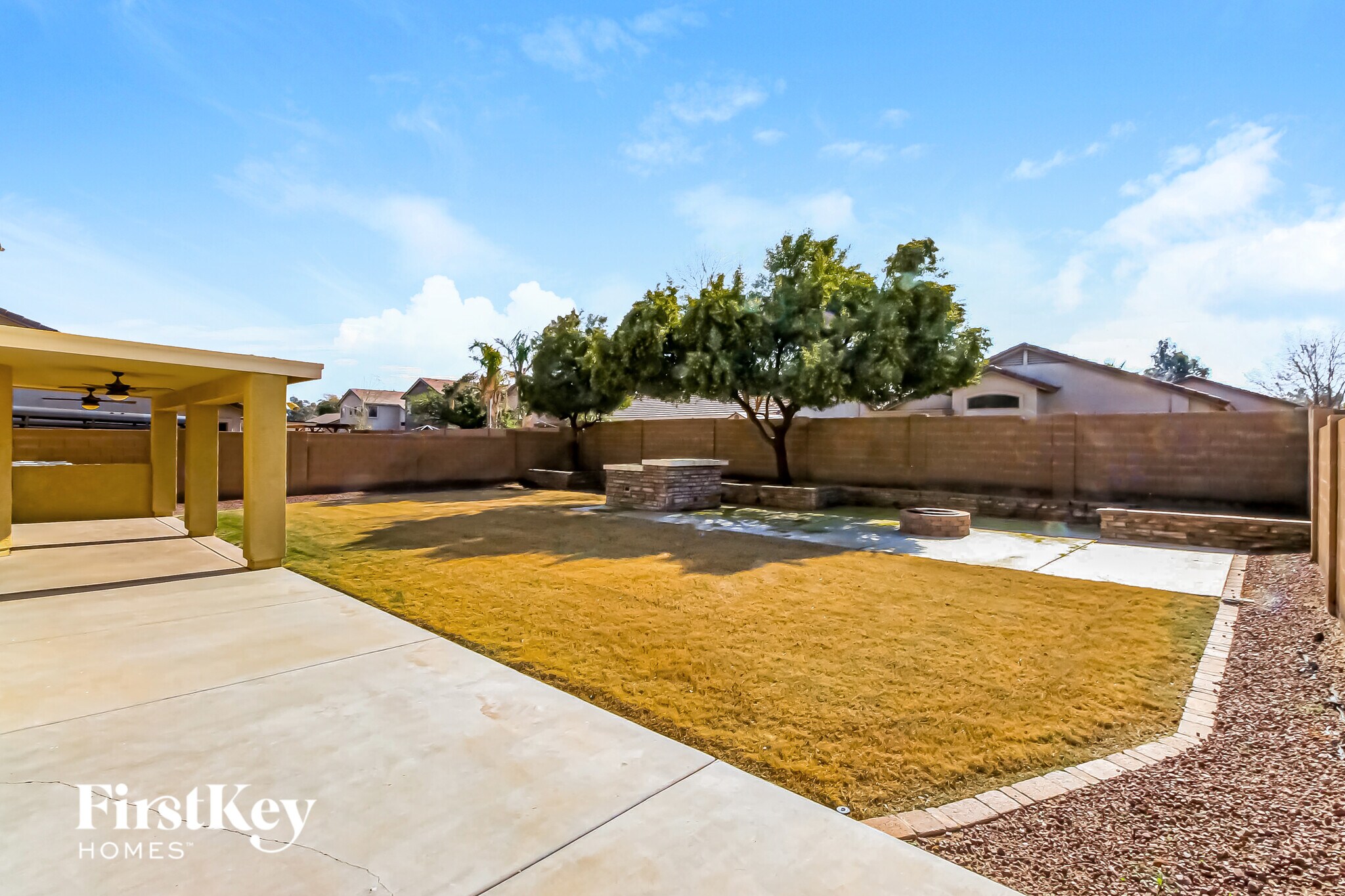 Building Photo - 2403 W Quick Draw Way