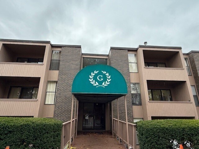 Building Photo - 34 Shrewsbury Green Dr