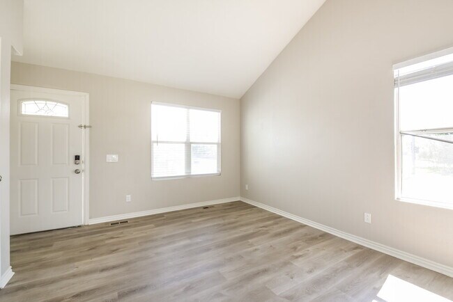 Building Photo - 12961 Leesburg Rd