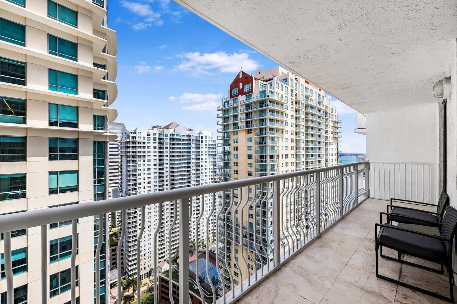 Building Photo - 1 SE 12th St