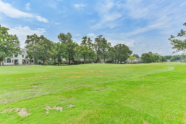 Building Photo - 7718 Trophy Pl Dr