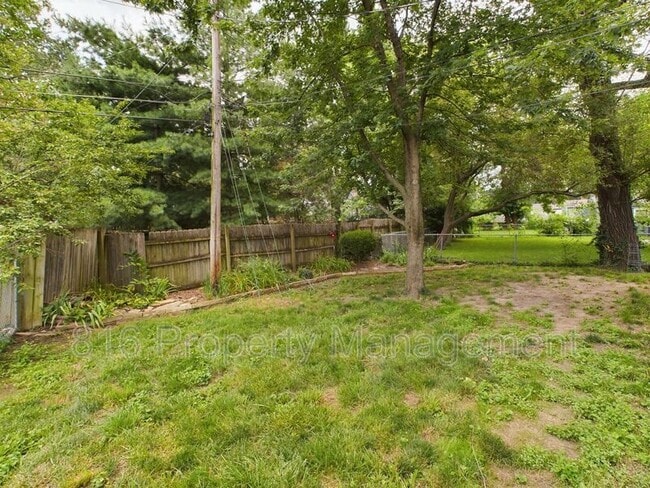 Building Photo - 1323 Meadow Lake Terrace