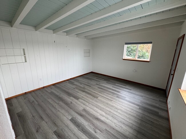 Building Photo - 24103 Vashon Hwy SW