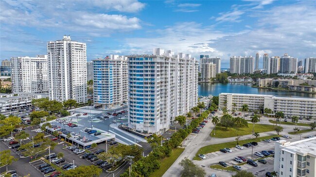 Building Photo - 18041 Biscayne Blvd