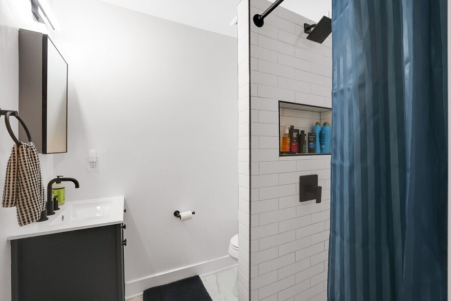 Building Photo - 3001 20th Ct S