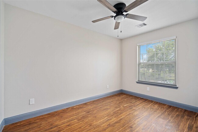 Building Photo - 4506 Mayflower St