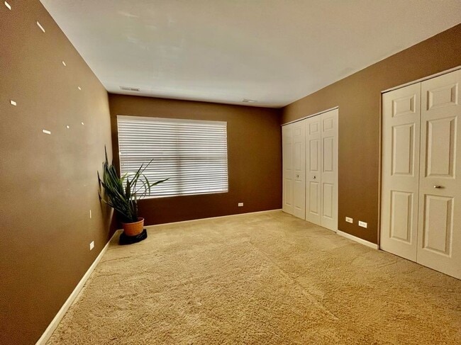 Building Photo - 2927 Stonewater Dr