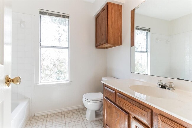 Building Photo - 7801 Callbram Ln