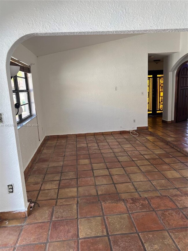 Building Photo - 2950 SW 135th Ave