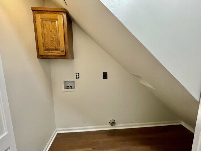 Building Photo - Spacious 6-Bedroom Gem In Fayetteville!