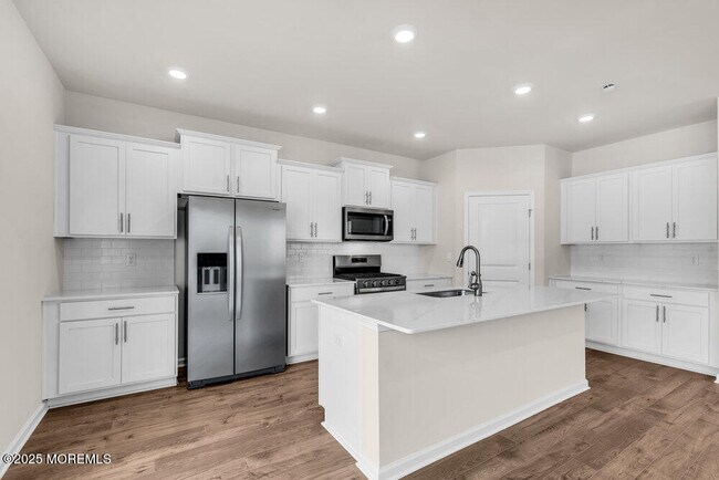 Building Photo - 10 Penny Ln