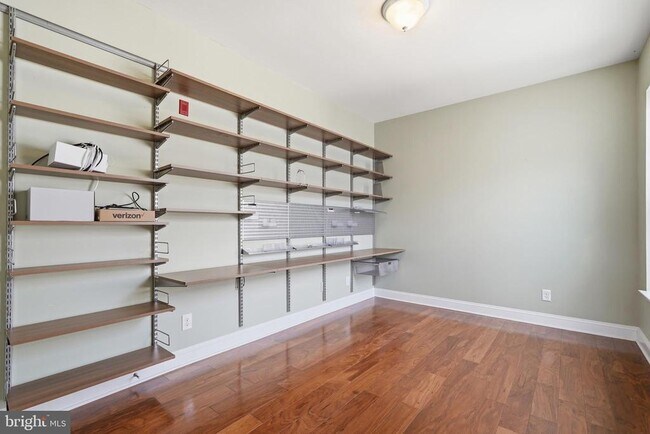 Building Photo - 9202 Charleston Dr