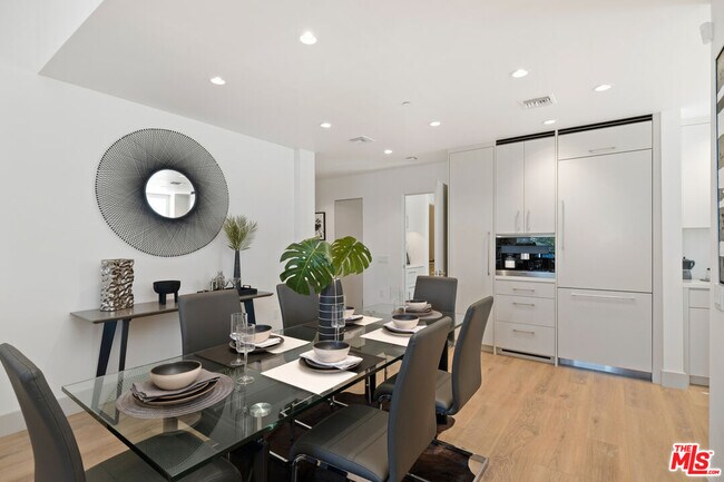 Building Photo - 130 S Sepulveda Blvd