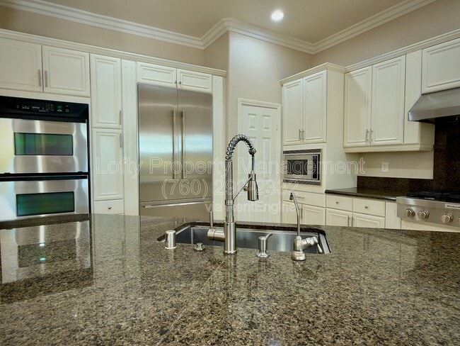 Building Photo - 13073 Dressage Ln