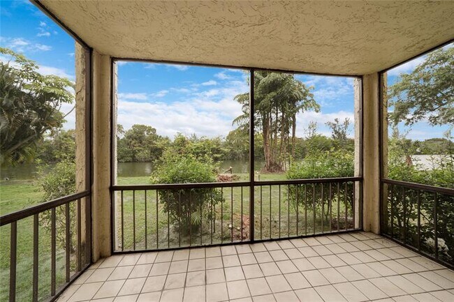 Building Photo - 3280 Spanish Moss Terrace