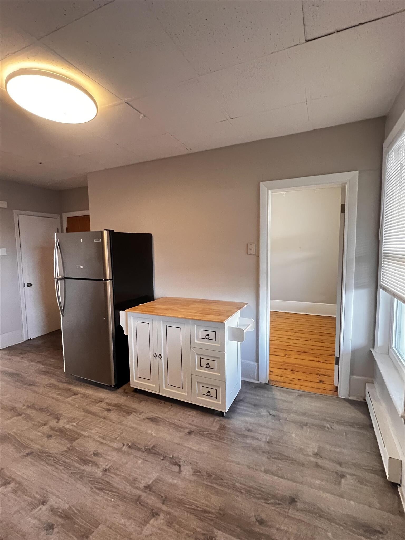 Building Photo - 9 School St