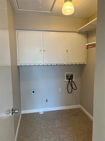 Building Photo - 9003 Villa Park Cir