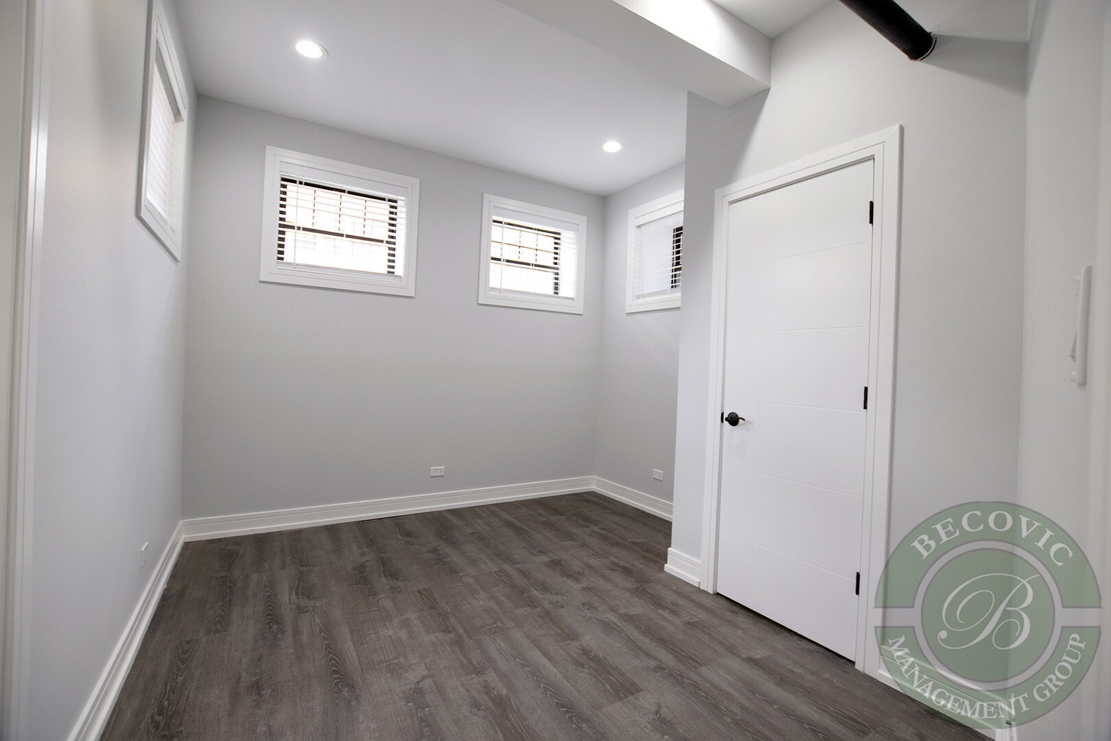 Building Photo - 6105 N Winthrop Ave