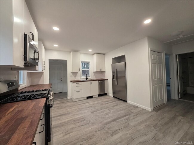 Building Photo - 200 Deforest Rd