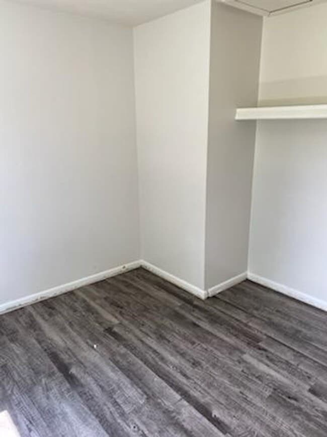Building Photo - Charming 3-Bedroom Home with Spacious Yard...