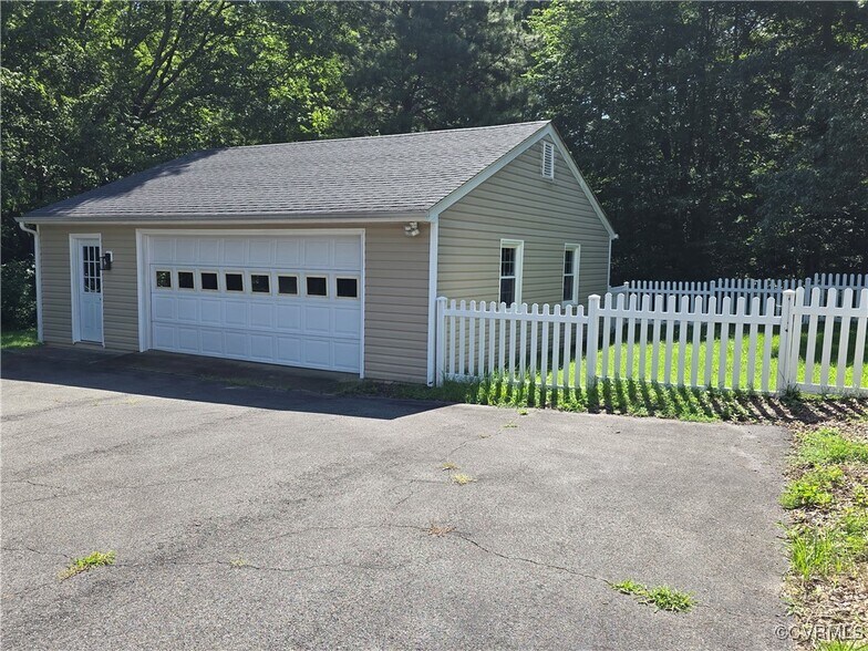 Building Photo - 4511 Otterdale Rd