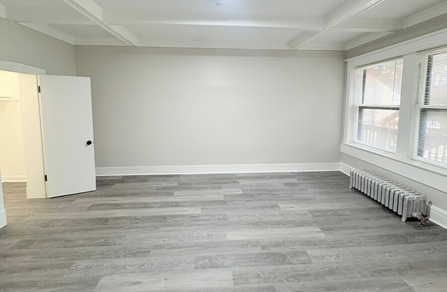 Building Photo - 4920 S Vincennes Ave