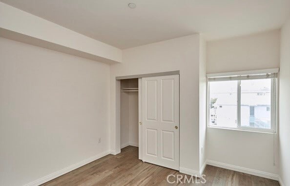 Building Photo - 1167 S Hoover St