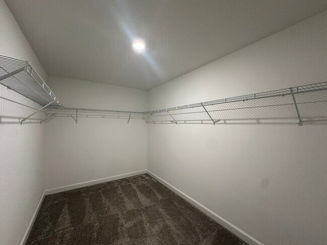 Building Photo - 1616 Oak Blossom Dr