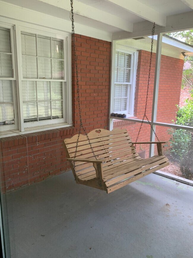 Building Photo - Kensington Park