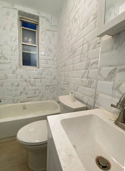 Building Photo - 273 Sumpter St