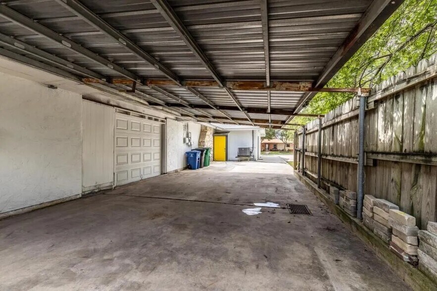 Building Photo - 463 Sprucewood Ln