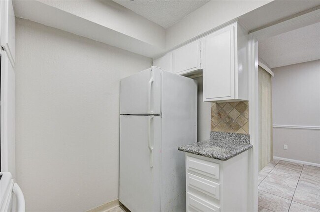 Building Photo - 7900 Westheimer Rd