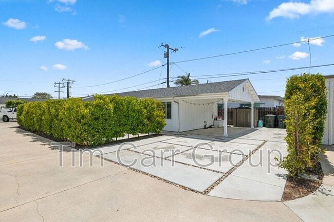 Building Photo - 243 E 20th St