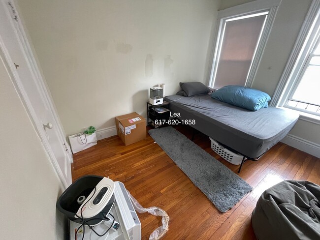 Building Photo - NO FEE***SEPT Incredible 1bed in Allston! ...