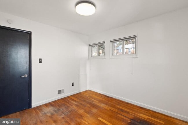 Building Photo - 2444 S Culpeper St