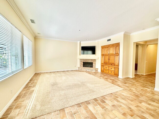 Building Photo - Beautiful Single-Level Custom Home with Serene Backyard Space in the Lovely Peppertree Park Commu...