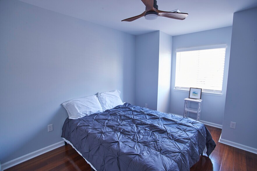 Building Photo - 810 Williamsburg Ln