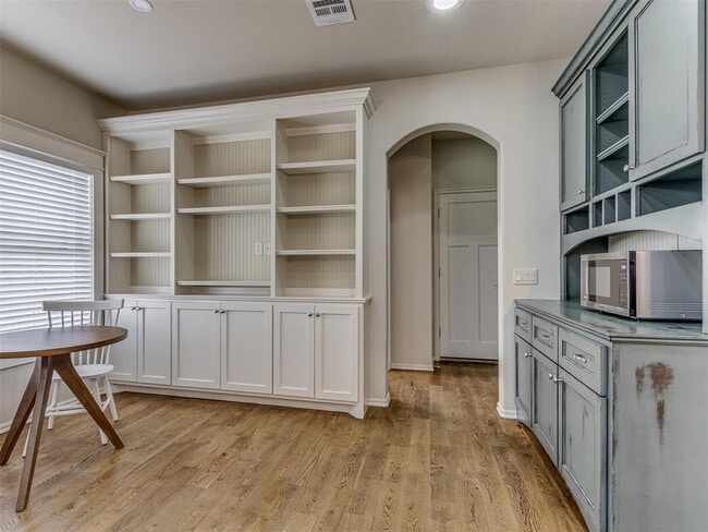 Building Photo - 4220 Calm Waters Way