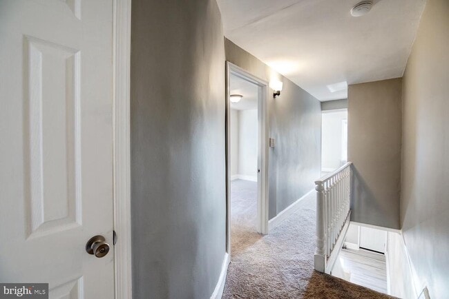 Building Photo - 1909 W 8th St