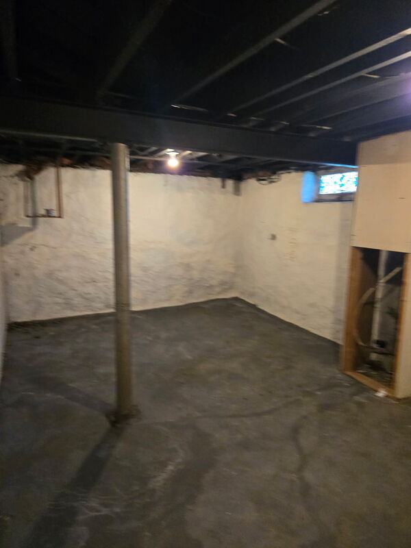 Building Photo - 2230 E 67th Terrace