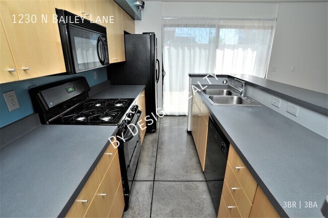 Building Photo - 1230 N Bailey Ln