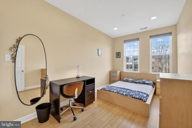 Building Photo - 1337 Harvard St NW